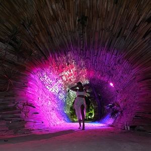 Meet your Posher, Isel